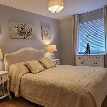 Three Bedroom Apartment By Beautiful Park Londyn Zewnętrze zdjęcie