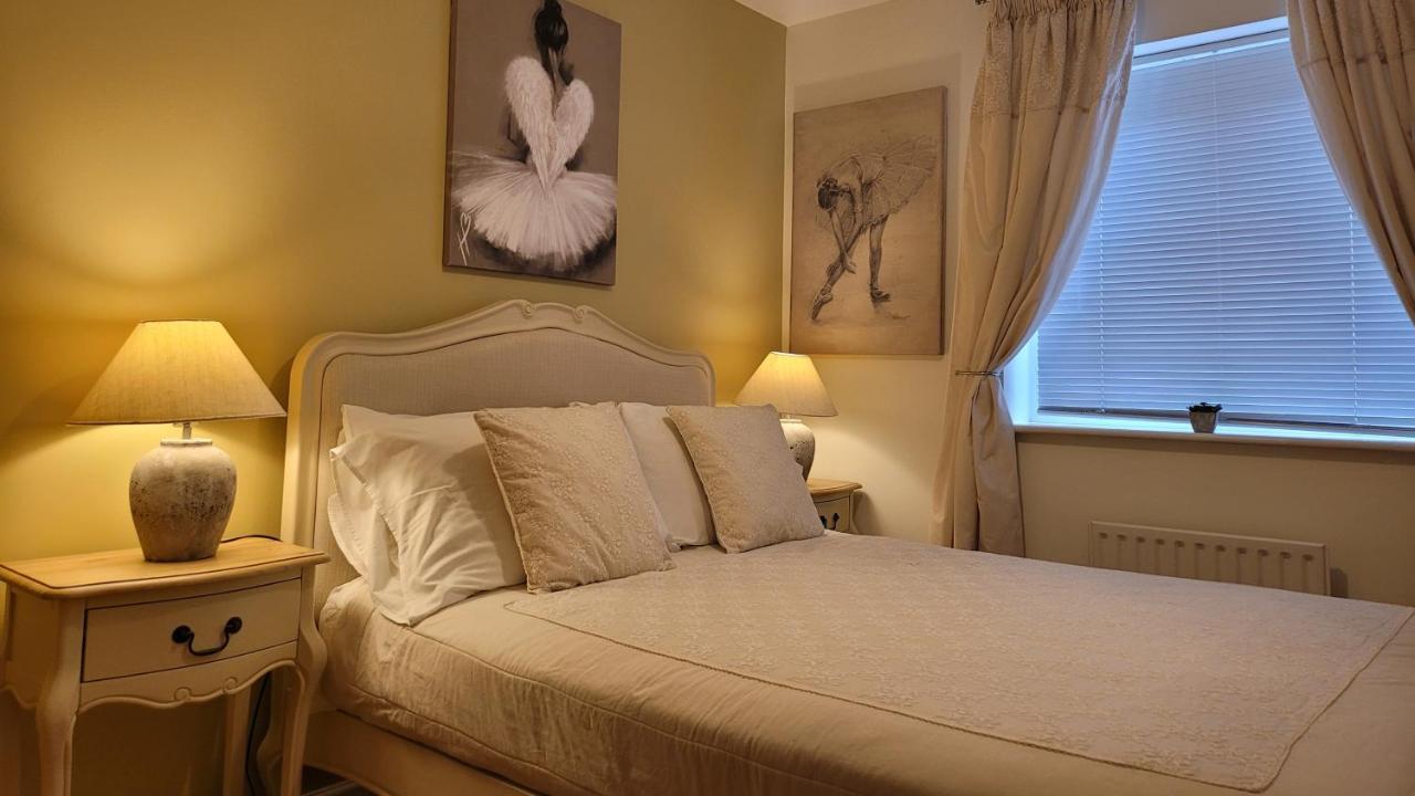 Three Bedroom Apartment By Beautiful Park Londyn Zewnętrze zdjęcie