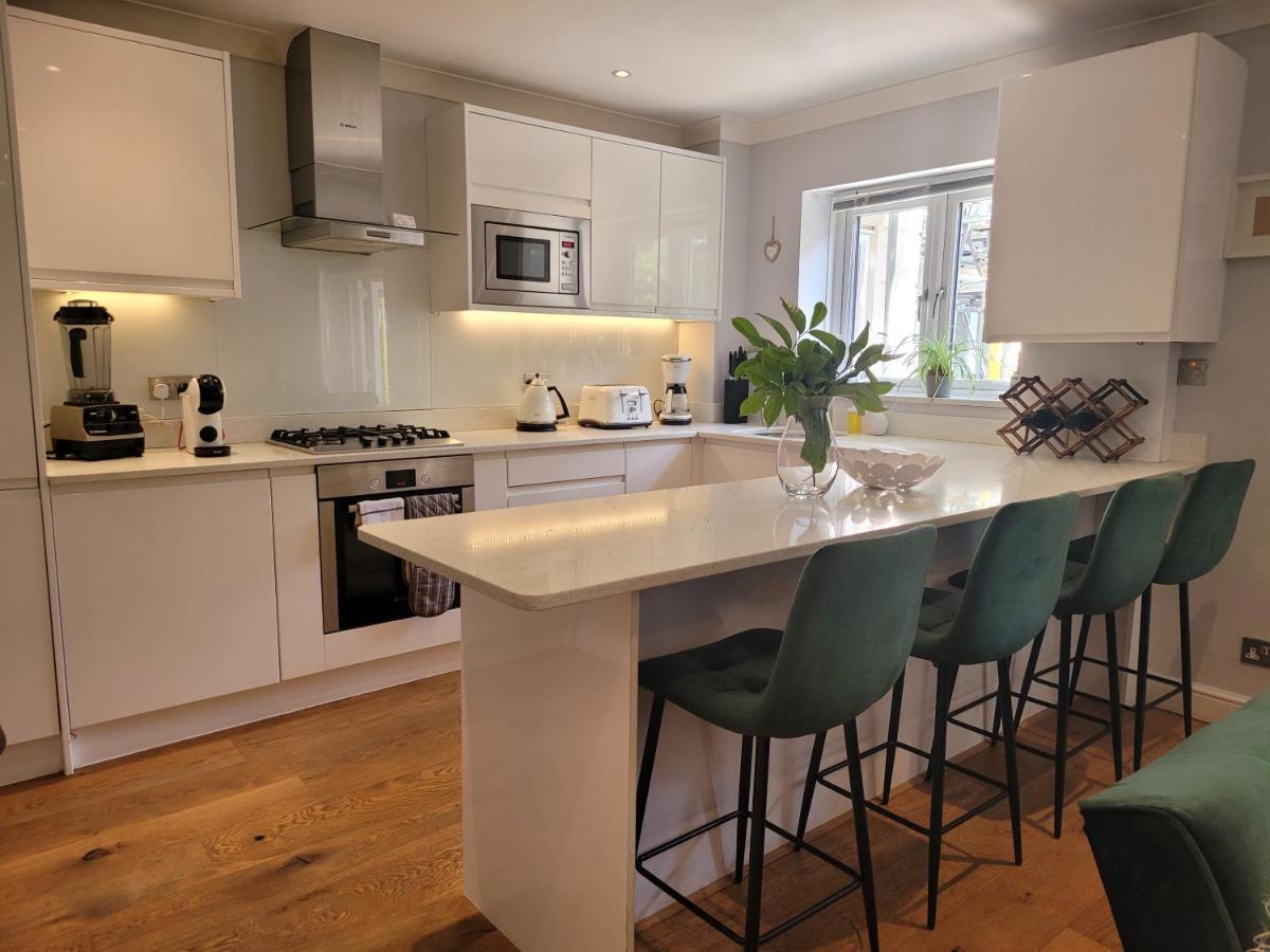 Three Bedroom Apartment By Beautiful Park Londyn Zewnętrze zdjęcie