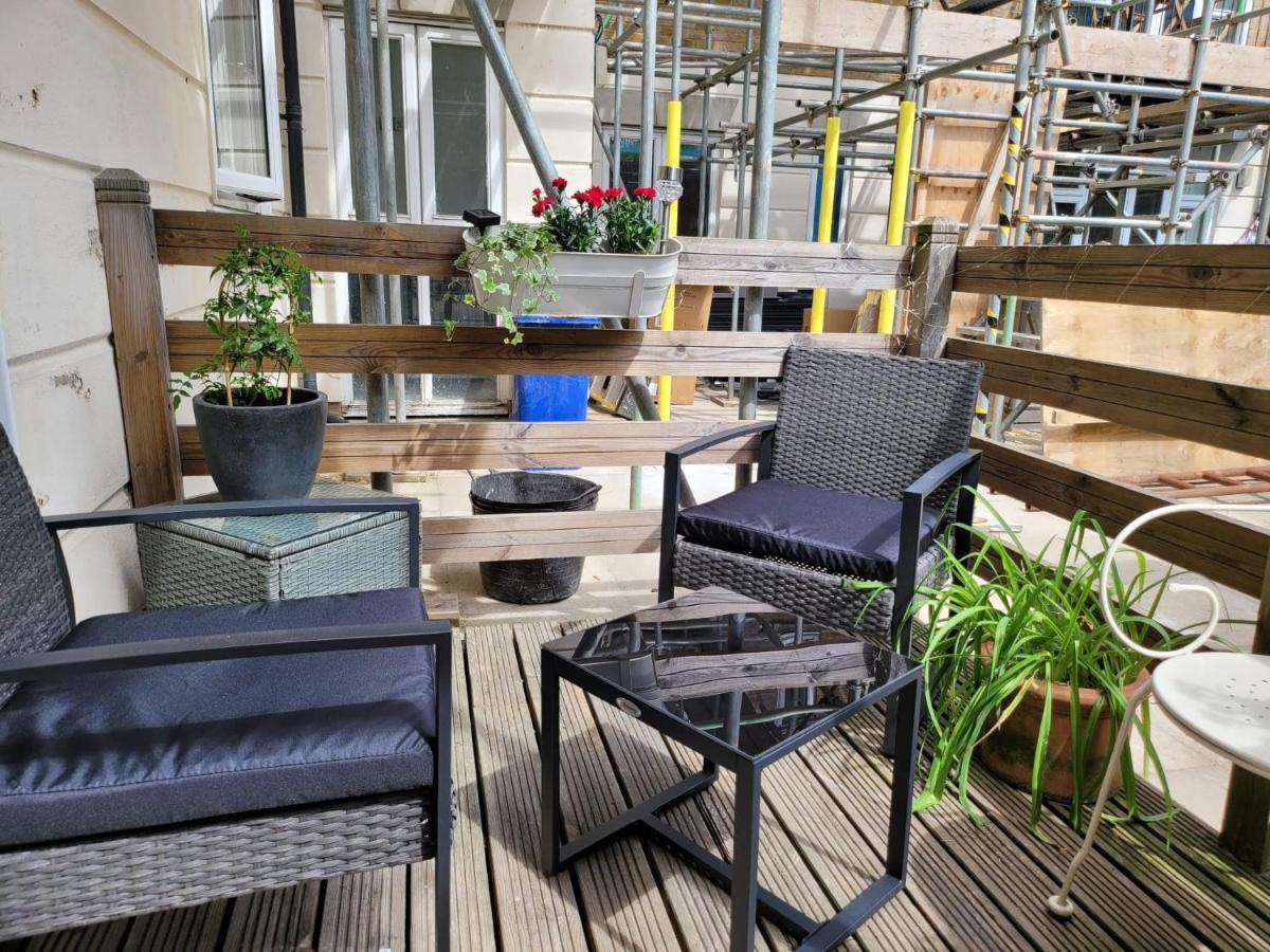 Three Bedroom Apartment By Beautiful Park Londyn Zewnętrze zdjęcie