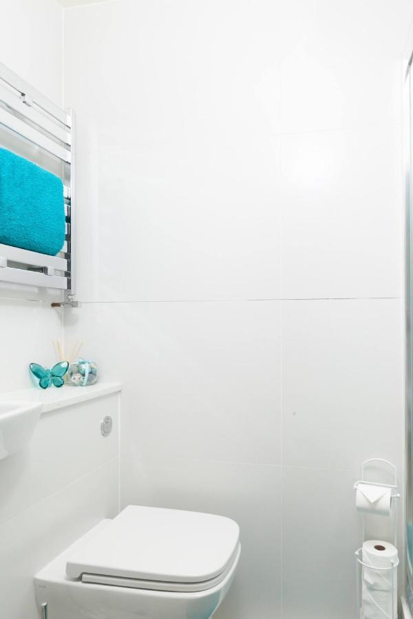 Three Bedroom Apartment By Beautiful Park Londyn Zewnętrze zdjęcie