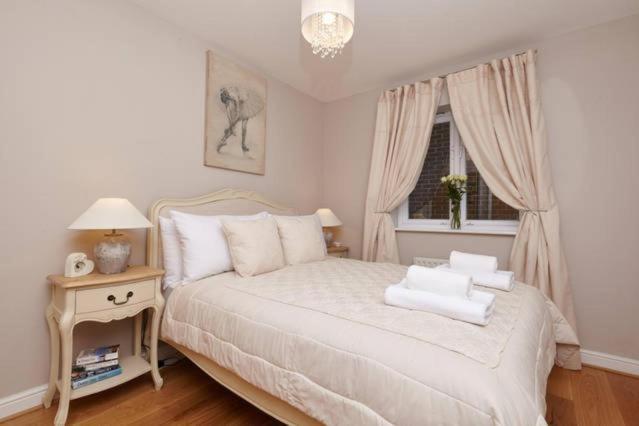 Three Bedroom Apartment By Beautiful Park Londyn Zewnętrze zdjęcie
