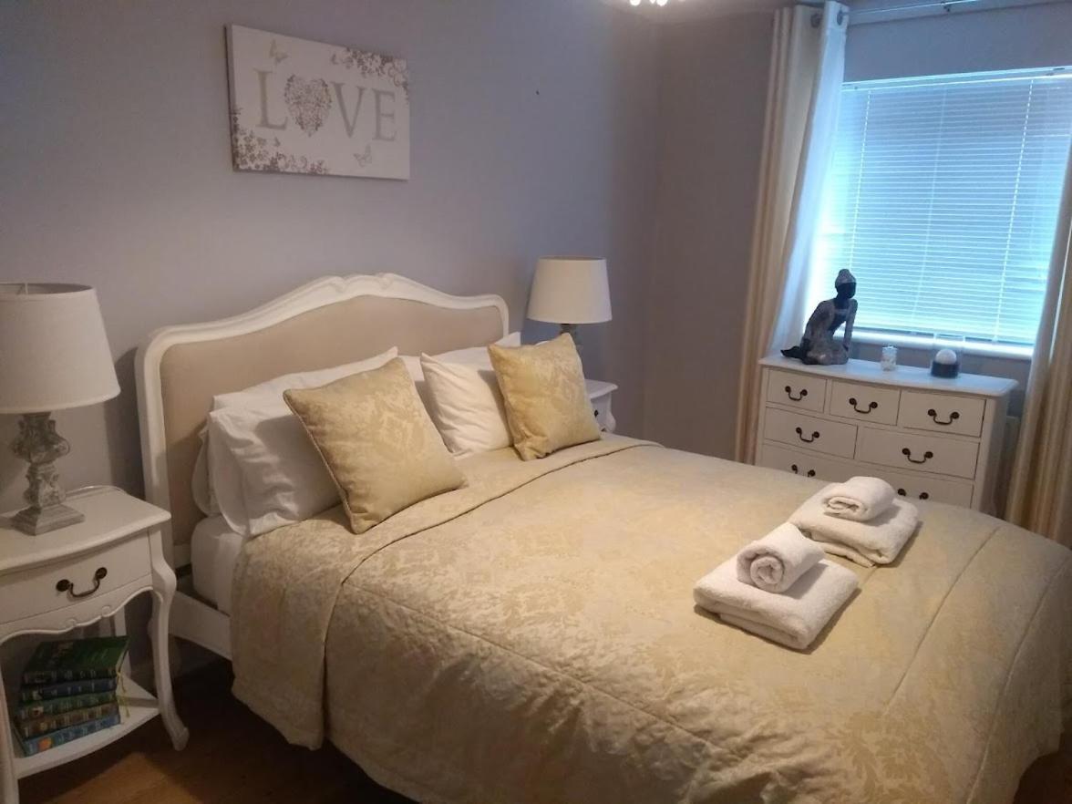 Three Bedroom Apartment By Beautiful Park Londyn Zewnętrze zdjęcie