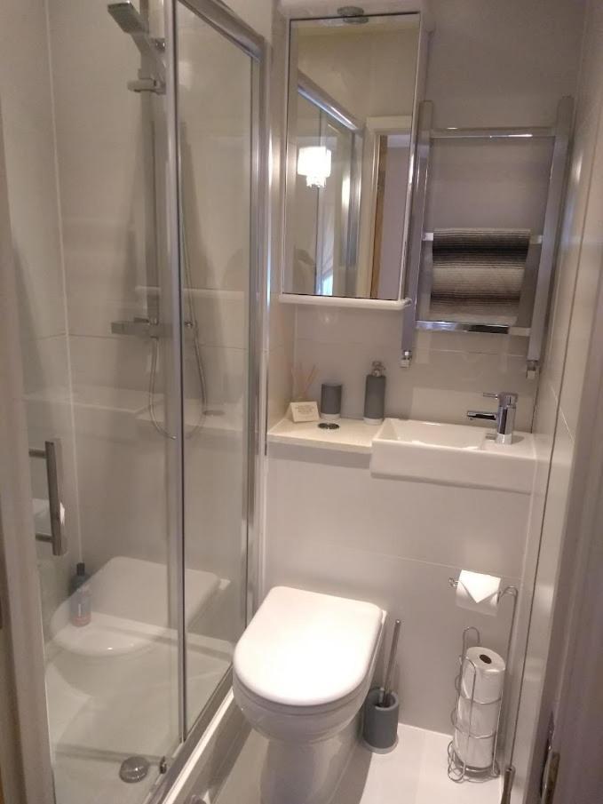 Three Bedroom Apartment By Beautiful Park Londyn Zewnętrze zdjęcie