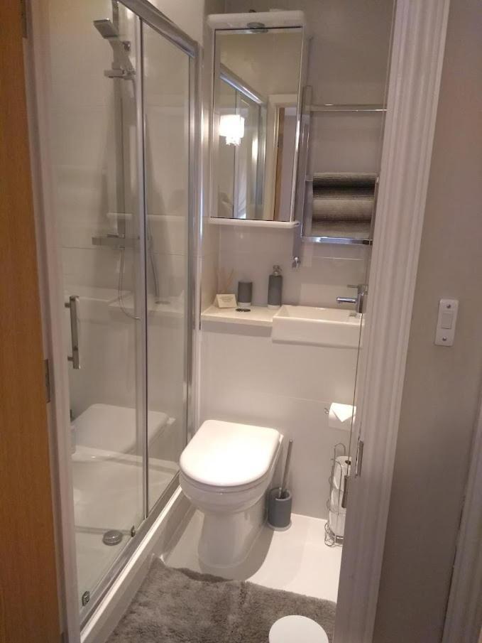 Three Bedroom Apartment By Beautiful Park Londyn Zewnętrze zdjęcie