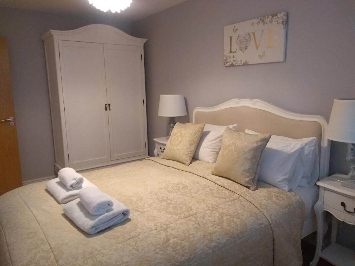 Three Bedroom Apartment By Beautiful Park Londyn Zewnętrze zdjęcie